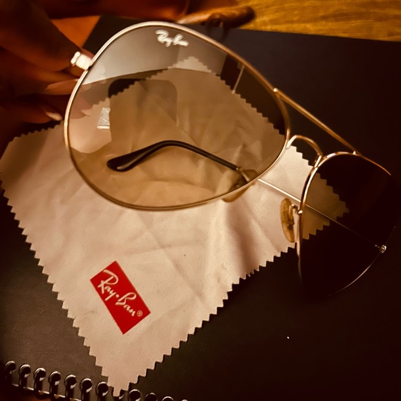 Ray-Ban Gold Frame Sunglasses with Brown Lenses - Picture 2 of 6